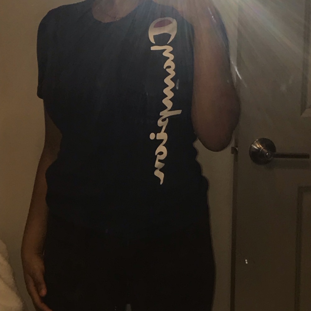 Champion t shirt - Picture 2 of 3